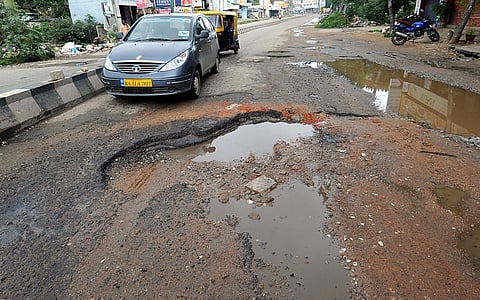 Complaints mount, BBMP starts drive to fill potholes