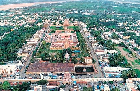A bird’s-eye view of the Tiruvanaikka temple in the island of Srirangam in Tamil Nadu’s Tiruchy district. River Kaveri can be seen | Chandru;