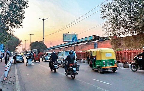 SPM Marg along the old Delhi railway station is an important link for travellers. (File Photo)