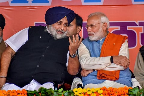 Prime Minister Narendra Modi with Shiromani Akali Dal President Sukhbir Singh Badal in Gurdaspur.