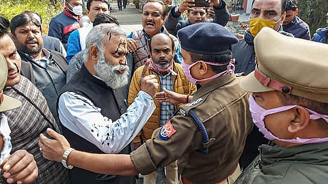 Bharti, who was attacked with ink earlier on the day, having an altercation with cops over his visit to Amethi (Photo | EPS)