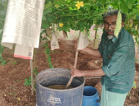Narayanan Kannalayam making organic manure (Photo | George Poikayil)