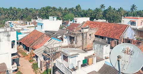 Oustees of Mallannasagar project are facing a dilemma. The oustees of 14 submergence villages have been shifted to Relief & Rehabilitation (R&R) colonies.