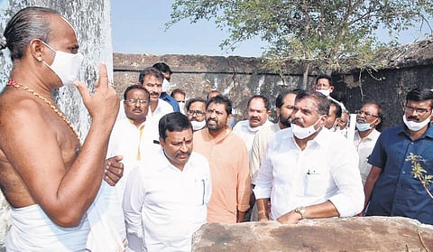 Ministers Vellampalli Sreenivas and Botcha Satyanarayana visit Ramatheertham temple in Vizianagaram. (Photo | Express)