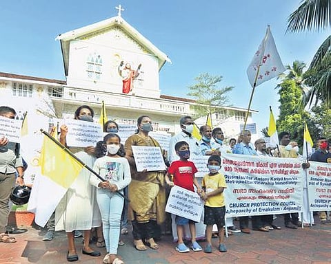 Church Protection Council members of Archeparchy of Ernakulam-Angamaly protesting in front of the Major Archbishop’s house in Kochi on Sunday demanding the dismissal of Mar Antony Kariyil