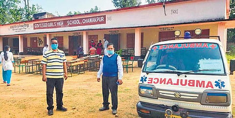 Health personnel at SSD Girls’ High School in Thakurmunda’s Chamakpur. (Photo | Express)