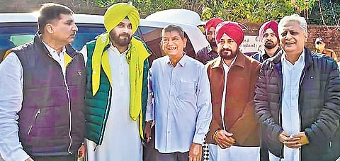 The meeting is said to have taken place after a prod by the Congress brass | pti