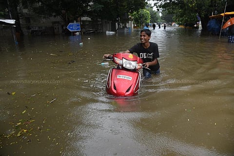 With the Chennai city receiving heavy rains last night, the highest since 2015, residents in many parts of the capital woke up to inundation on Sunday morning. (Photo | R Satish Babu, EPS)