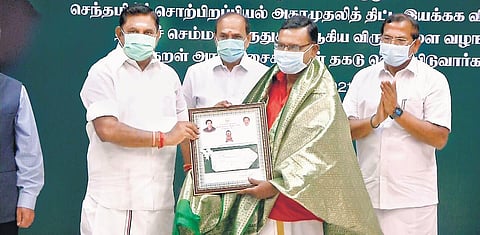 Chief Minister Edappadi K Palaniswami presenting Tamil Semmal award to writer Kamarasu during a function at the Secretariat in Chennai | Express