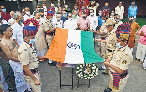 The last rites of noted jurist and former governor Justice M Rama Jois were performed with full state honours in Bengaluru on Tuesday | SHRIRAM BN