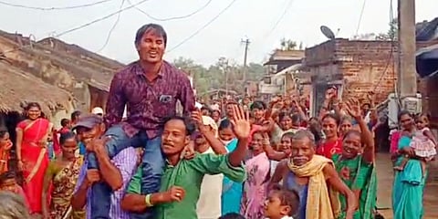 Villagers of Malluguda, a small tribal hamlet, of Gumma Laxmipuram mandal gave the government teacher of a local school a farewell that he would recollect with a smile.