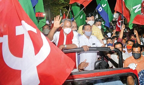 The LDF’s Vikasana Munnetta Yatra led by CPM acting state secretary A Vijayaraghavan reaching Kozhikode on Friday | Manu R Mavelil