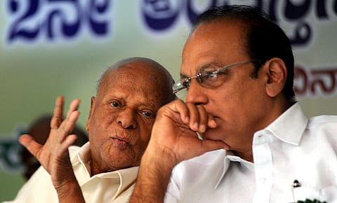 Minister Vinay Kumar Sorake and Former Union Minister R L Jalappa (left) in Bengaluru. (File photo | EPS)