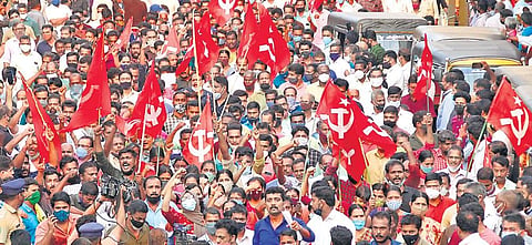 CPM activists and local leaders take out a protest march at Kuttiyadi in Kozhikode on Wednesday | T P Sooraj