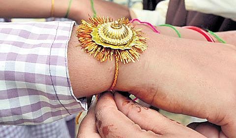 Supreme Court slaps high court on the wrist on rakhi-for-bail order