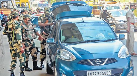 A surveillance team checks vehicles in Tirunelveli on Tuesday | V KARHIKALAGU