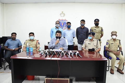 Cops with the three accused persons on Saturday. (Photo | EPS)