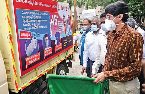 Dr J Radhakrishnan flagging off an autorickshaw campaign for Tika Utsav at Teynampet in Chennai on Wednesday | DEBADATTA MALLICK