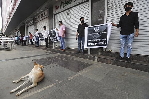 Maharashtra lockdown: Hotels, restaurants hold silent protest; jewellers urge for curbs' relaxation