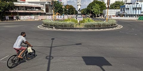 Anna Nagar roundabout wears a deserted look. (Photo | Debadatta Mallick, EPS)