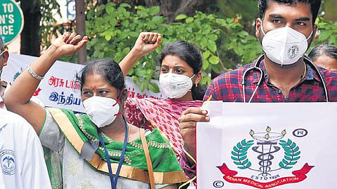 Doctors protest over violence against medical professionals at Stanley GH in Chennai (Express Photo| Ashwin Prasath)