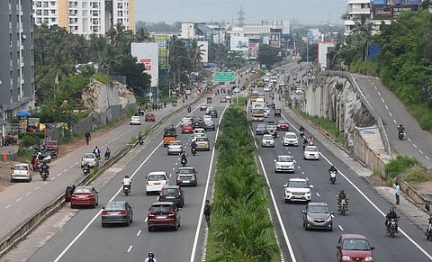 NH66 bypass from Kazhakoottam to Kovalam stretch without streetlights (Photo | B P Deepu, EPS)