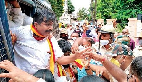10 Kannada activists detained in Belagavi for flouting Covid norms