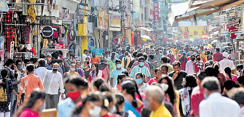 People busy shopping at Ranganathan street in T Nagar after it reopened following a 10-day closure. (Photo | Martin Louis/EPS)