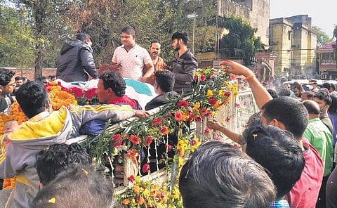 Mohanty’s mortal remains being taken in a procession in Jharsuguda. (Photo | Express)