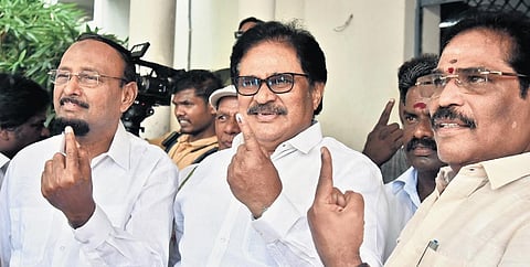 MP Su Thirunavukkarasar and other Congressmen showing the indelible ink on their fingers after casting votes at Sathyamoorthy Bhavan in Chennai | P Jawahar