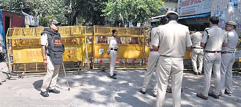 The incident took place on Saturday when the accused stabbed the victim Manish (25) to death following an old rivalry.