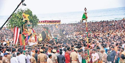 Madras HC directs Tiruchendur temple to not permit anyone to stay inside praharam during festivals