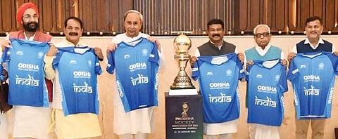 CM Naveen Patnaik with Union Minister Dharmendra Pradhan and Oppn leaders