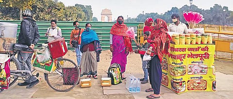Vendors on Mansingh Road before being removed and detained. (Photo | Express)