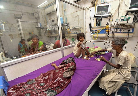 Children showing symptoms of Acute Encephalitis Syndrome undergo treatment at a hospital in Muzaffarpur. (File photo| PTI)