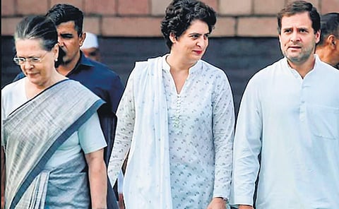 Sonia Gandhi with Priyanka and Rahul Gandhi