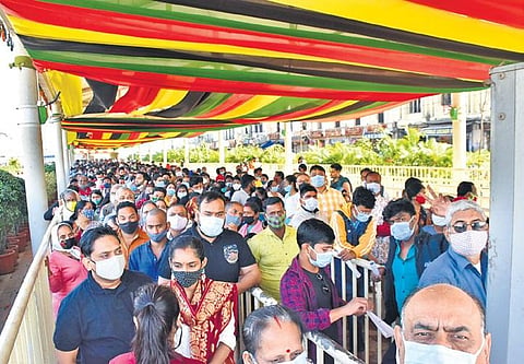 A sea of devotees at Puri Srimandir (File Photo | EPS)