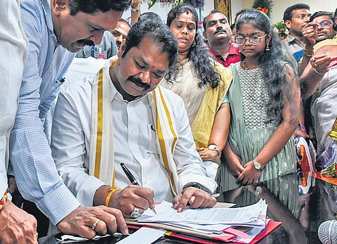 Dadisetti Ramalingeswara Rao takes charge as Minister for Roads & Buildings at Secretariat in Velagapudi on Wednesday | Prasant Madugula