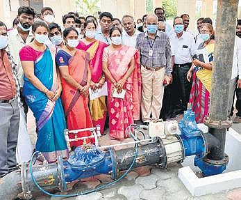 CCMC Mayor Kalpana Anandakumar inaugurating the smart water supply system in Kavundampalayam | Express