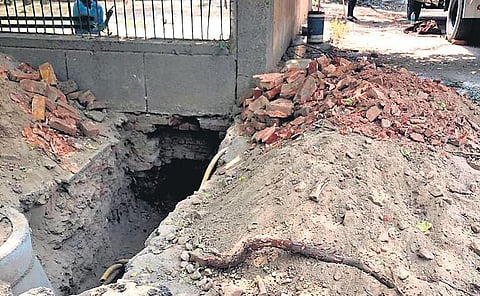 Digging and trenching work being carried out by the Municipal Corporation of Delhi and the Delhi Jal Board. (Photo | EPS)