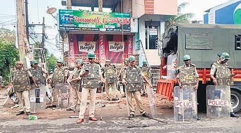 Police continue vigil in Amalapuram to thwart any untoward incidents I Express
