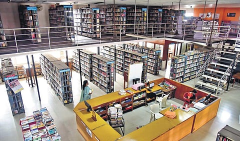 Reading, between the lives