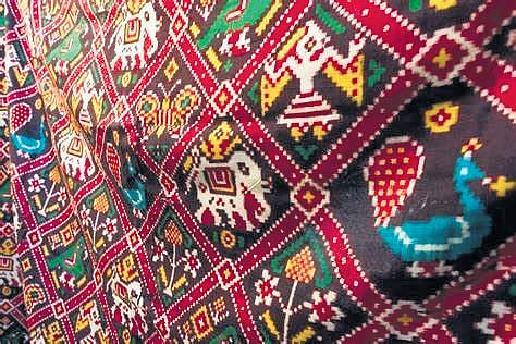 Of ikat and its international histories