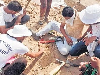 Excavation underway at the site of Asurgarh in Barpali. (Photo| EPS)