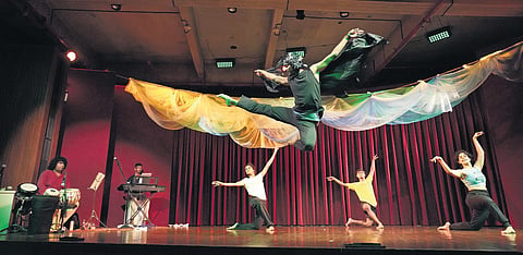 A still from the production | VAIBHAV TANWAR. Dhruvaa Singh as Cooee (performed by Anupama Xavier). (File Photo)