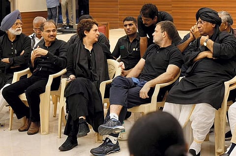 Congress leaders Rahul Gandhi and Priyanka Gandhi with party leaders during a protest in New Delhi. (File Photo | PTI)
