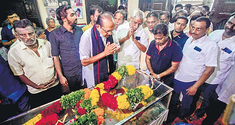 MDMK founder Vaiko at Nellai Kannan’s residence in Tirunelveli | V KARTHIKALAGU