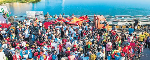 Formula E car unveiled in Hyderabad, enthralls motorsport fans