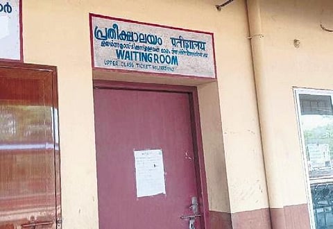 Passengers seek reopening of Tripunithura railway station waiting room