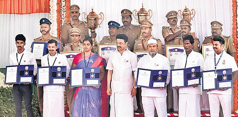 CM MK Stalin with state award recipients during Republic Day celebrations in Chennai on Thursday | P JAWAHAR